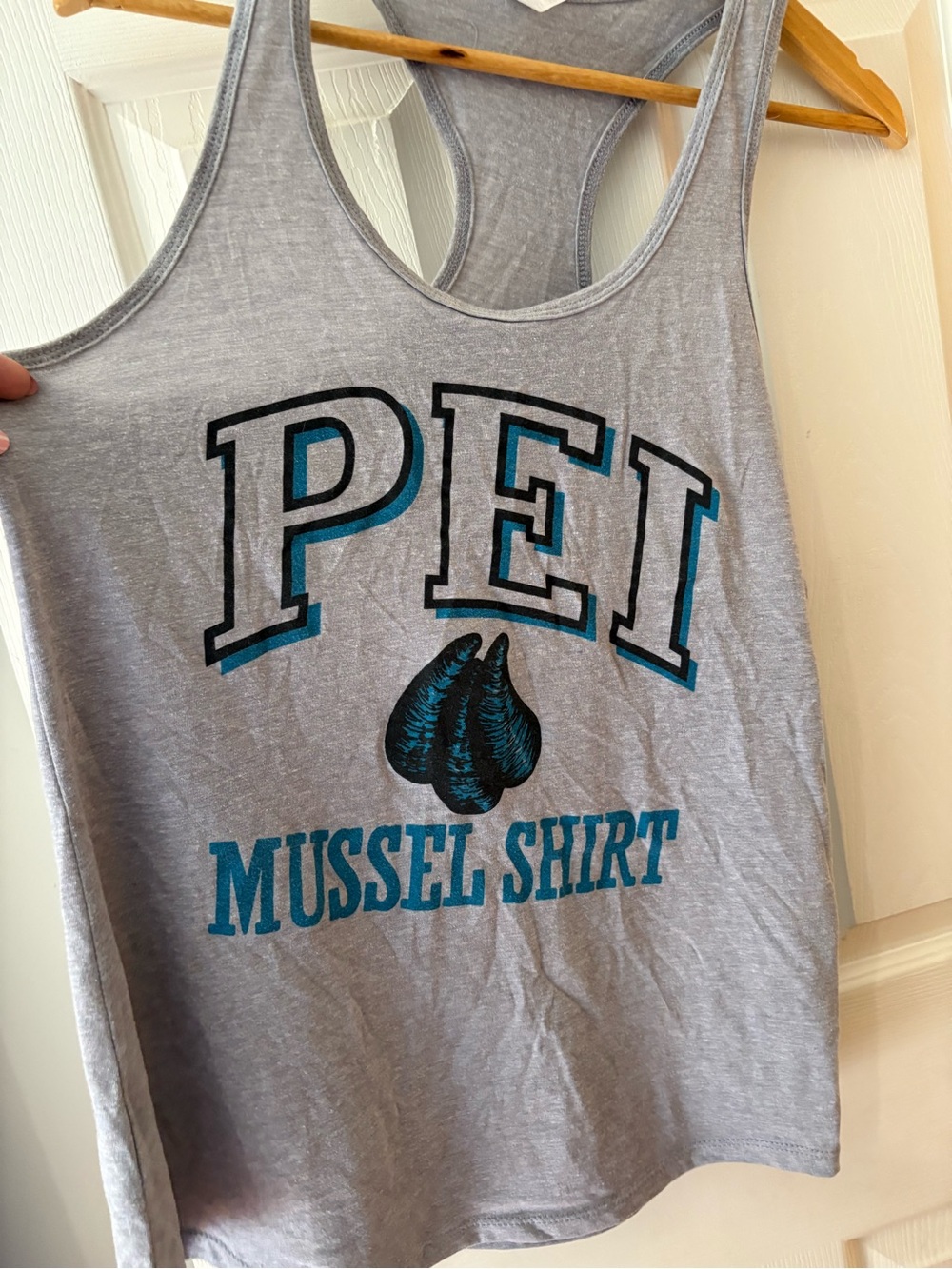 PEI mussel shirt muscle tank grey size large women’s
